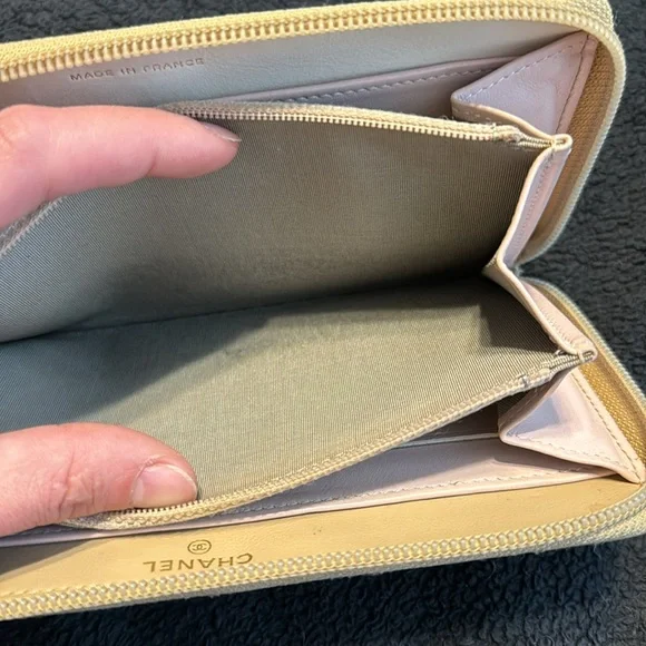 EUC Chanel • COCO Gold CC Diamond Stitch Quilted Lambskin Long Zippy Wallet - Picture 5 of 9